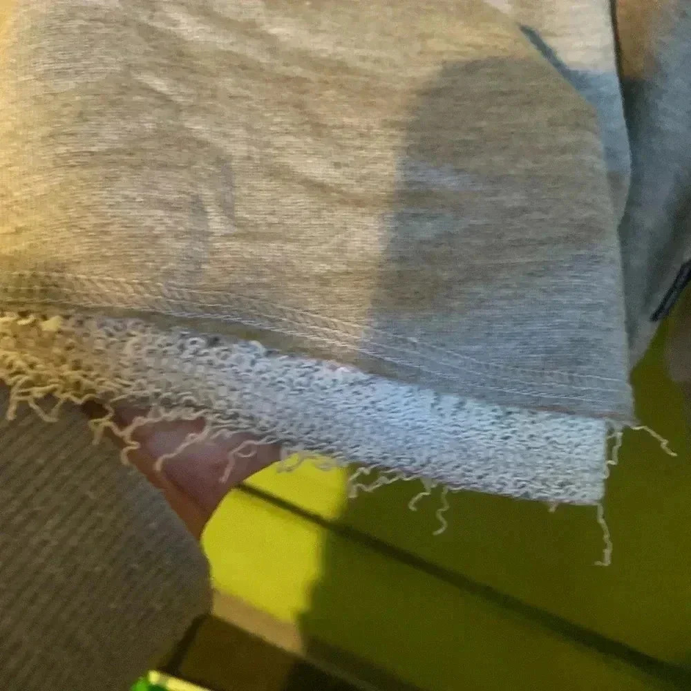 Jersey Spirit Top Size Small Ling Sleeve in the Gray - Picture 11 of 12
